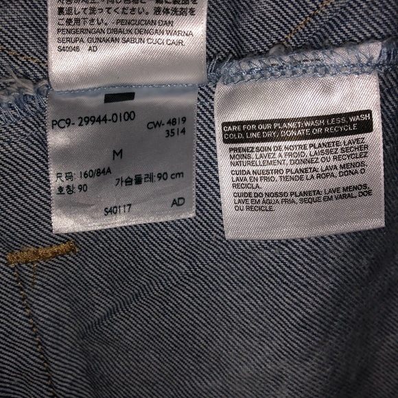 Levi’s Women’s Ex-Boyfriend Trucker Jacket - Picture 7 of 15